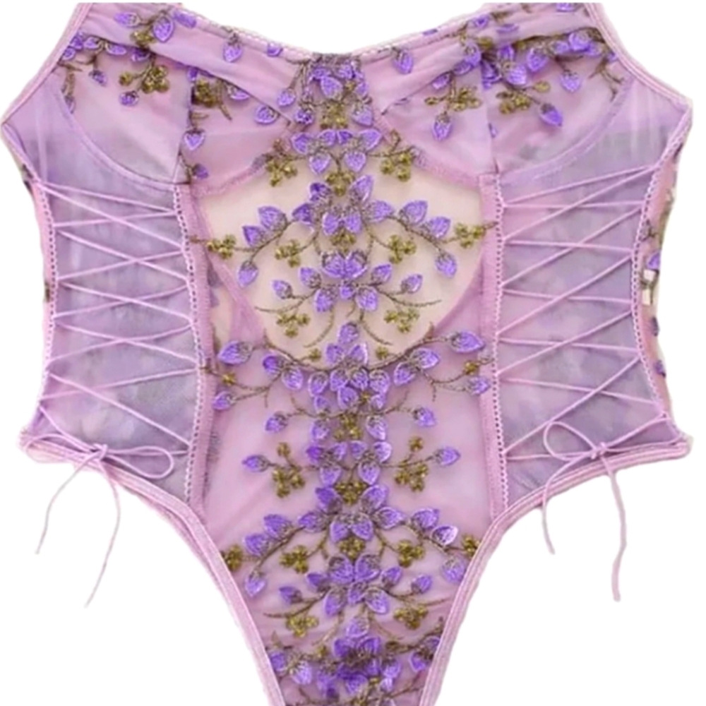 NWOT Floral Lace-Up Bodysuit in Lavender and Gold L